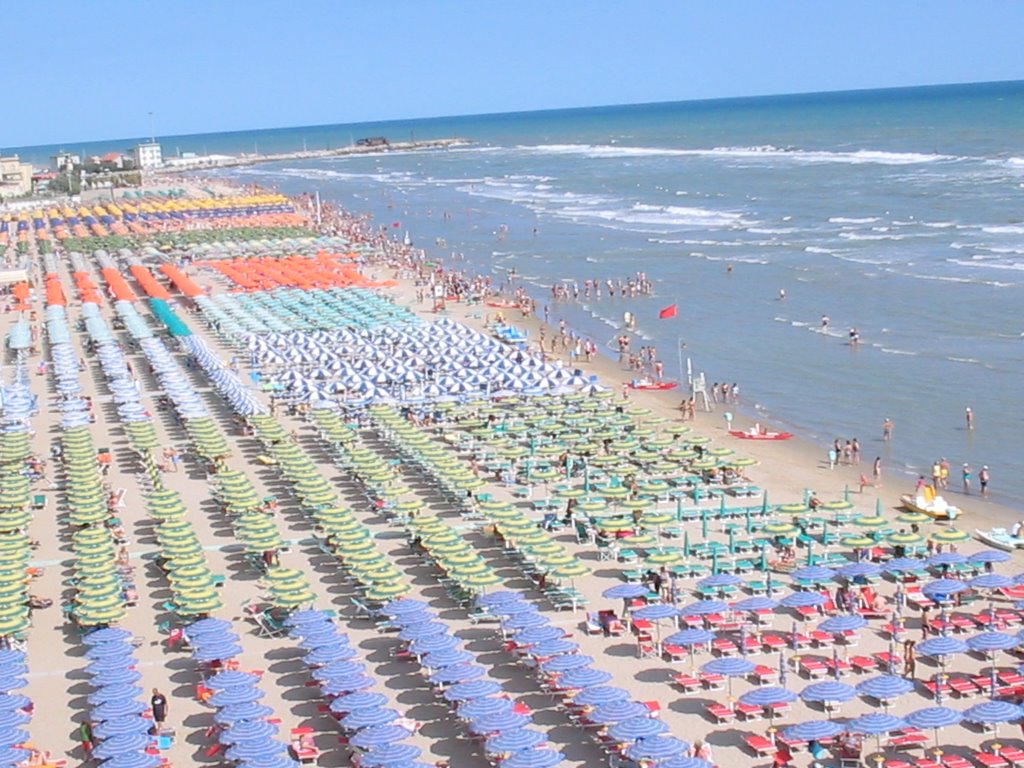 Beach with pay services, Pesaro