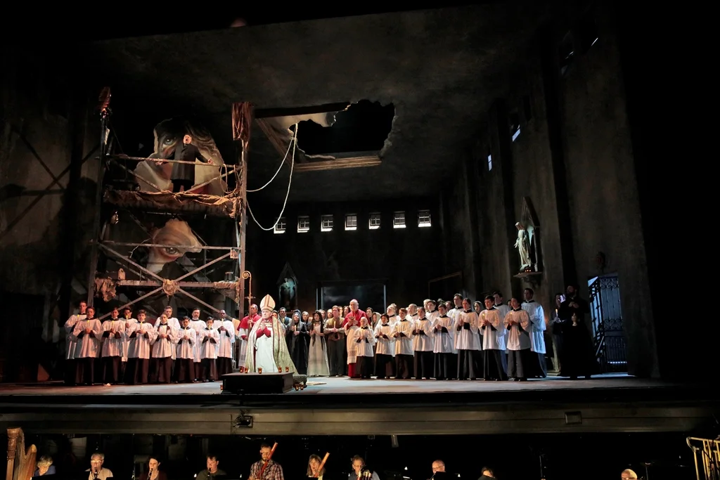 L A Opera Ends Main Season With Unexpectedly Entertaining Tosca Classical Voice