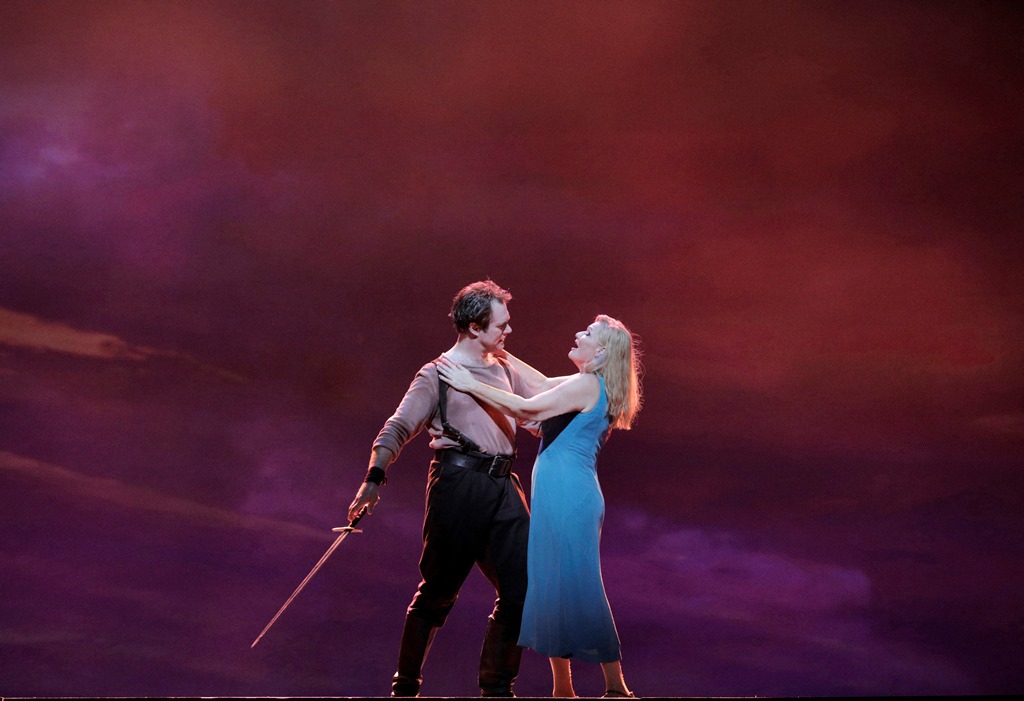Brandon Jovanovich as Siegmund and Karita Mattila as Sieglinde