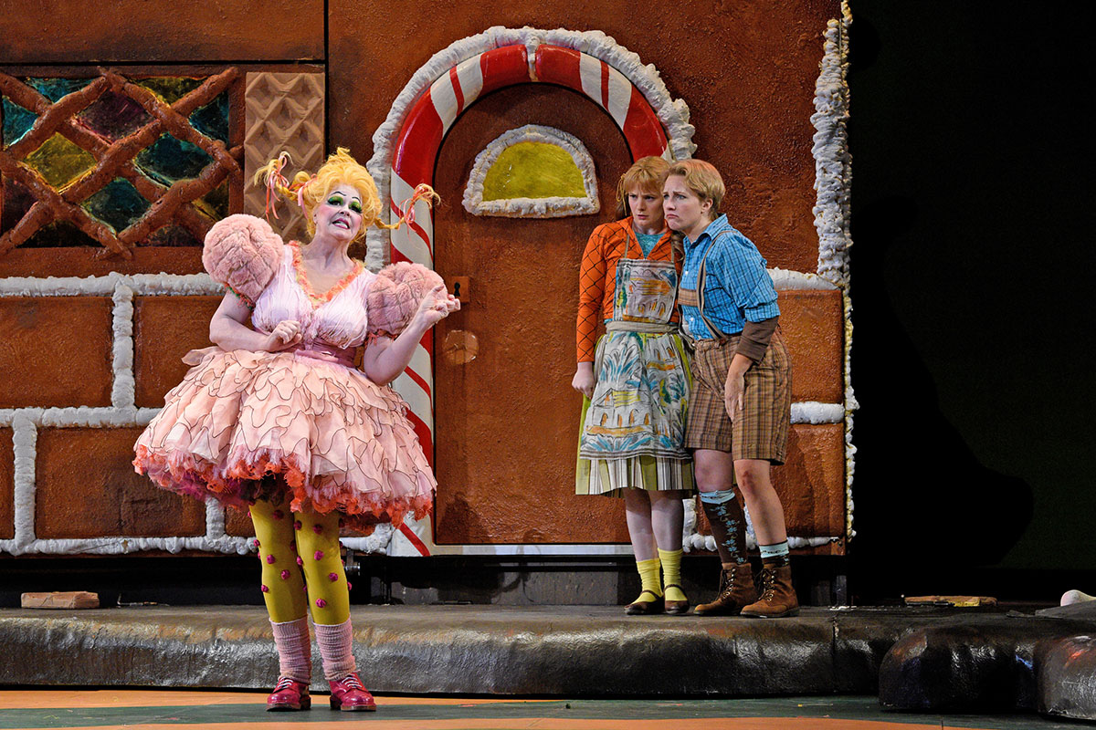 Susah Graham as the Witch, with Liv Redpath (Gretel) and Sasha Cooke (Hansel). Photo by Karen Almond