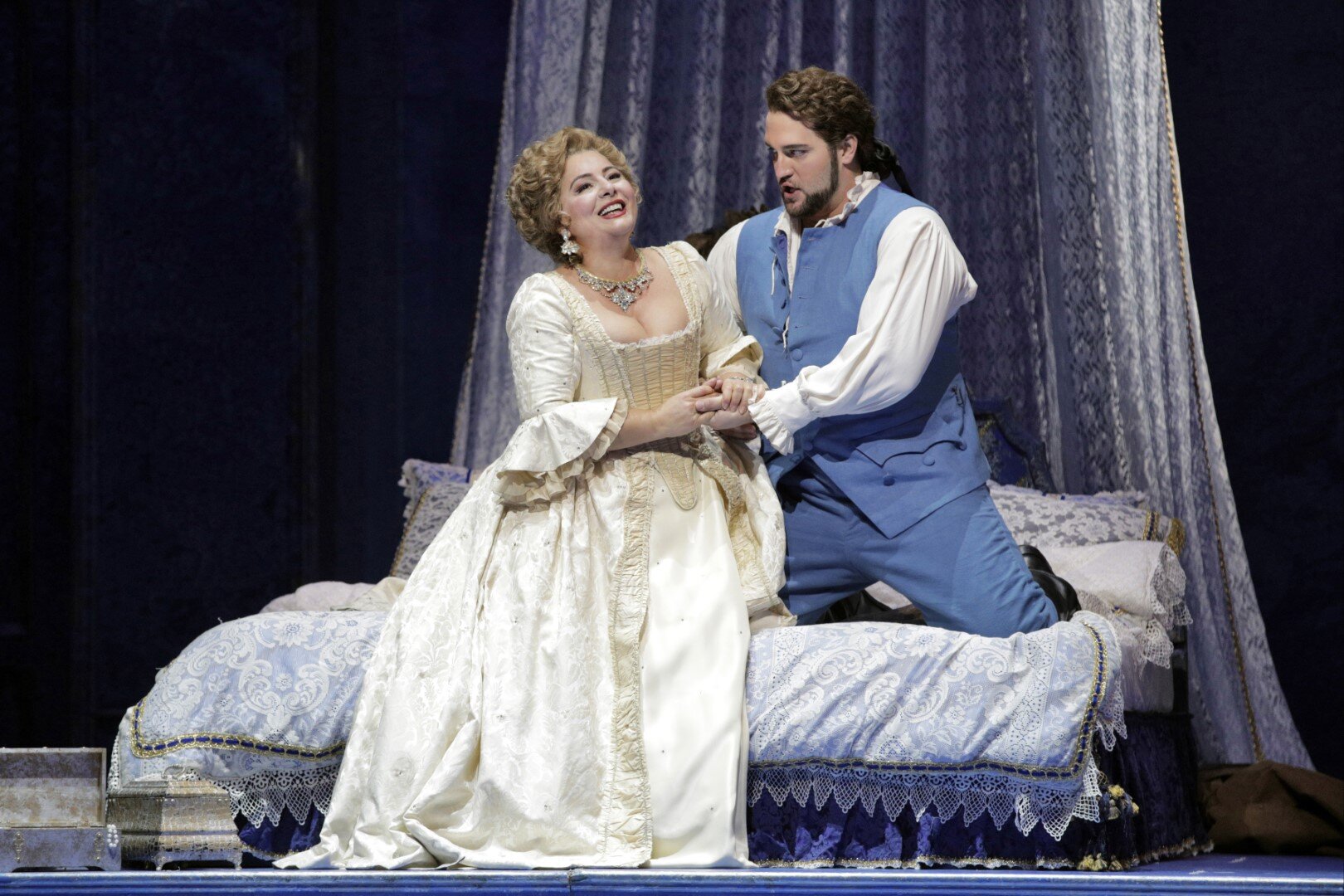  Lianna Haroutounian as Manon and Brian Jagde as Des Grieux 