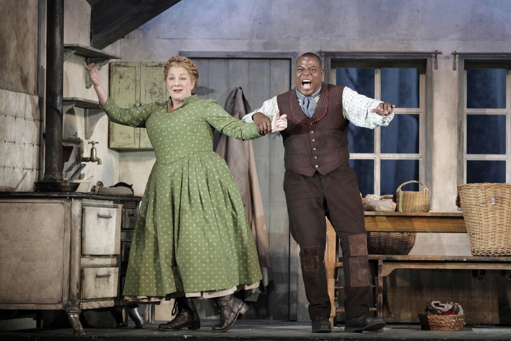  Michaela Martens as Gertrude and Alfred Walker as Peter 