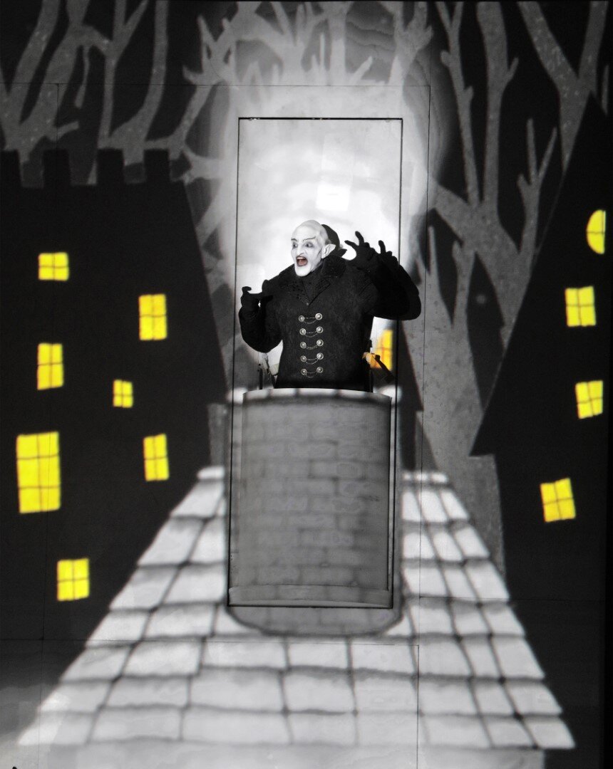  Frederick Ballentine as Monostatos 