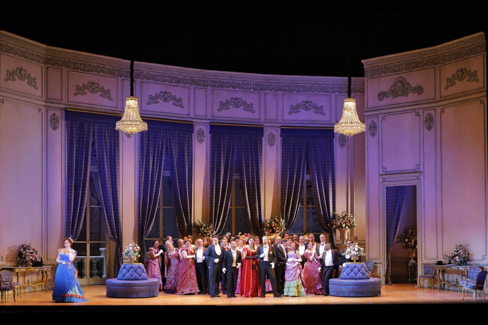 Traviata_LA_Opera_2024_photo_by_Cory_Weaver_74A0003_PR.jpg