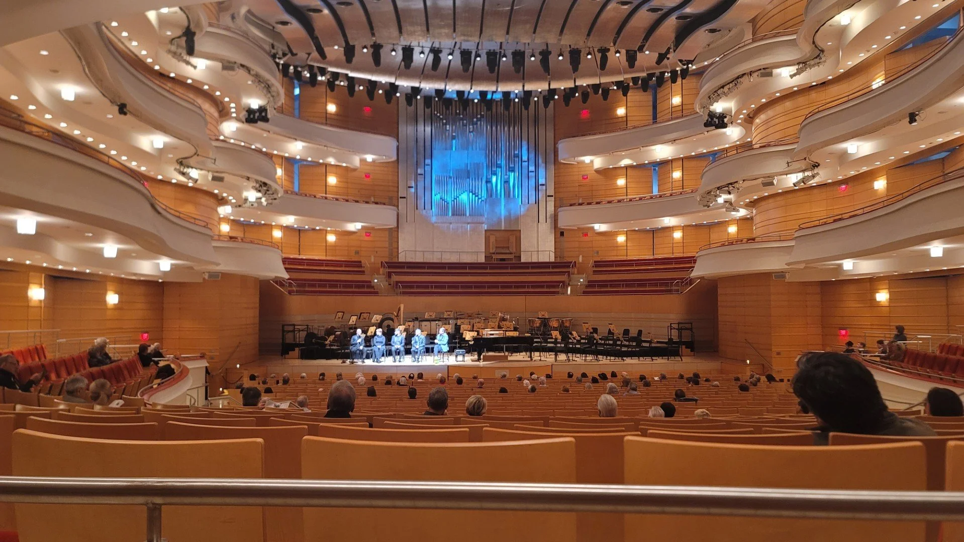  Pre-concert talk with Brian Lauritzen and DSO musicians.  Photo: Classicalvoice.org 
