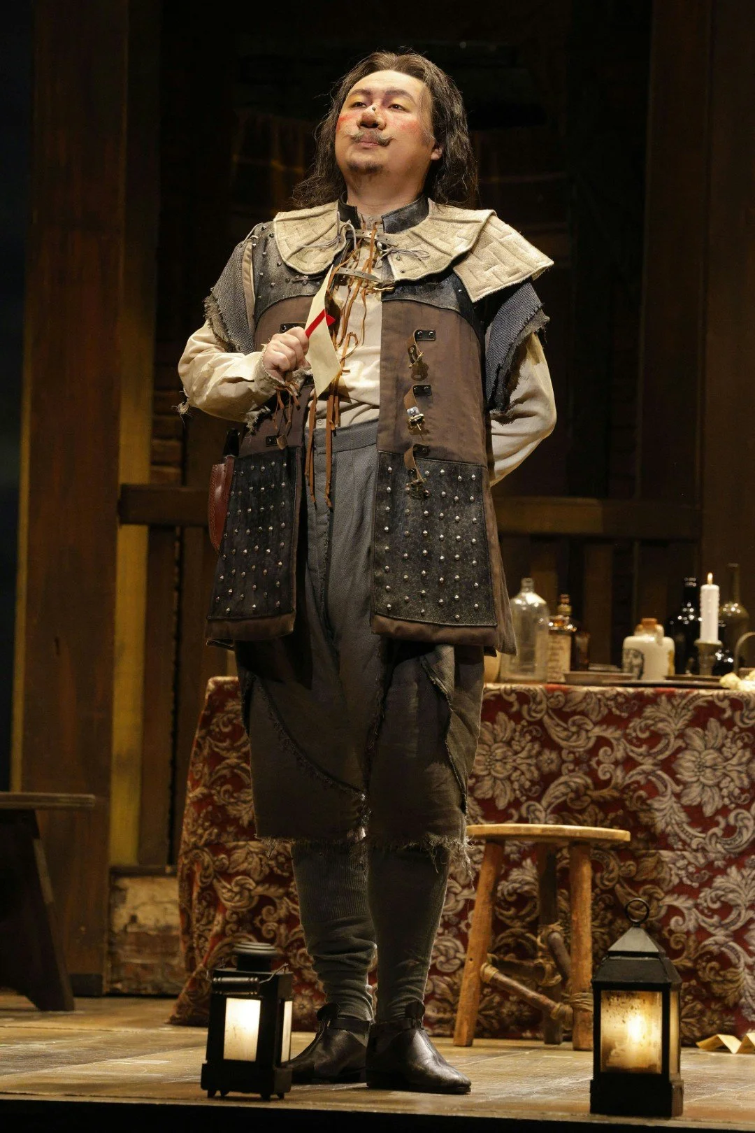  Yuntong Han as Bardolph 