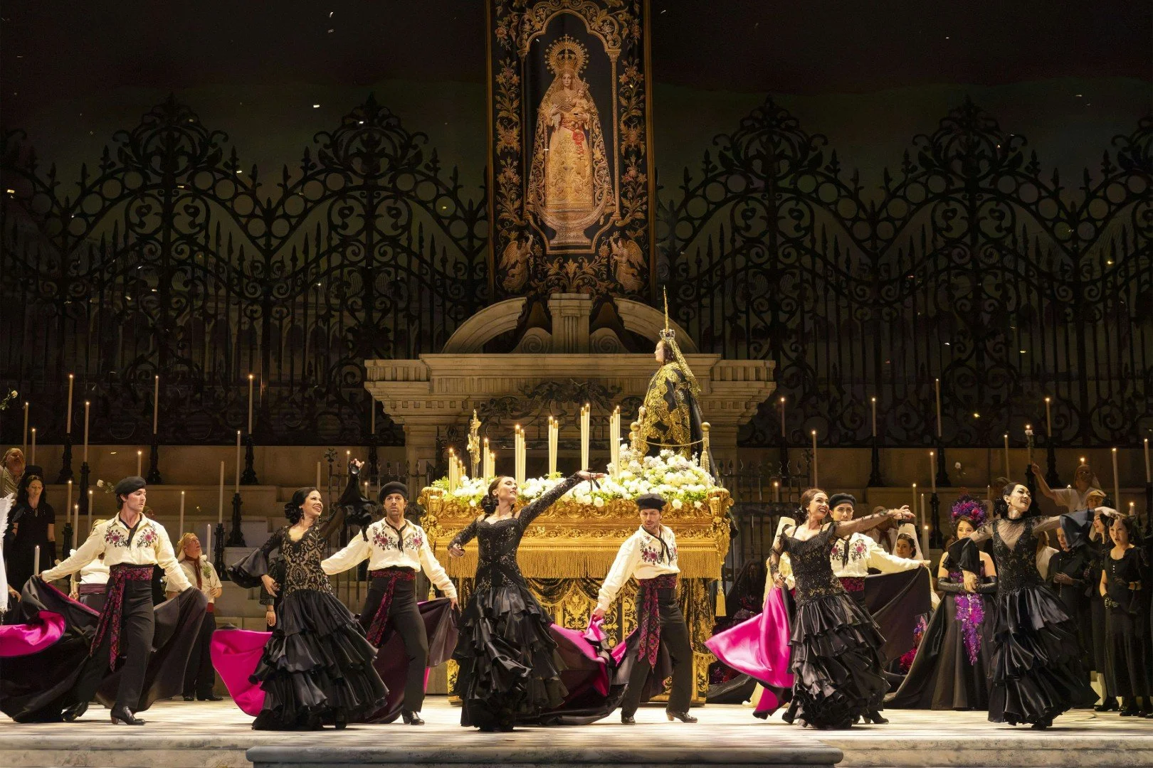  La Semana Santa procession 
