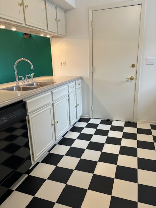 kitchencheckerfloors.jpeg