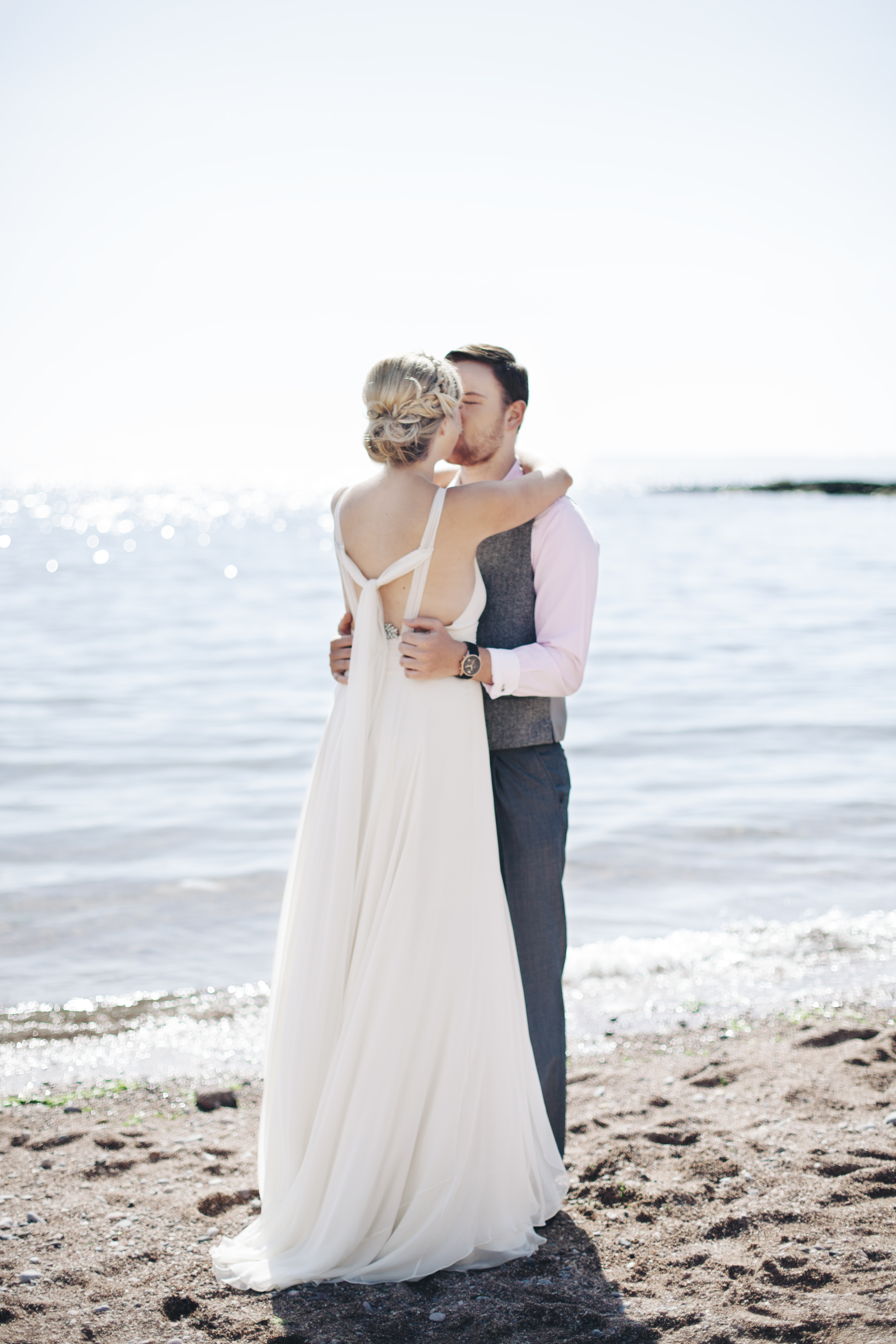 emmabarrow_beachbridal019.jpg