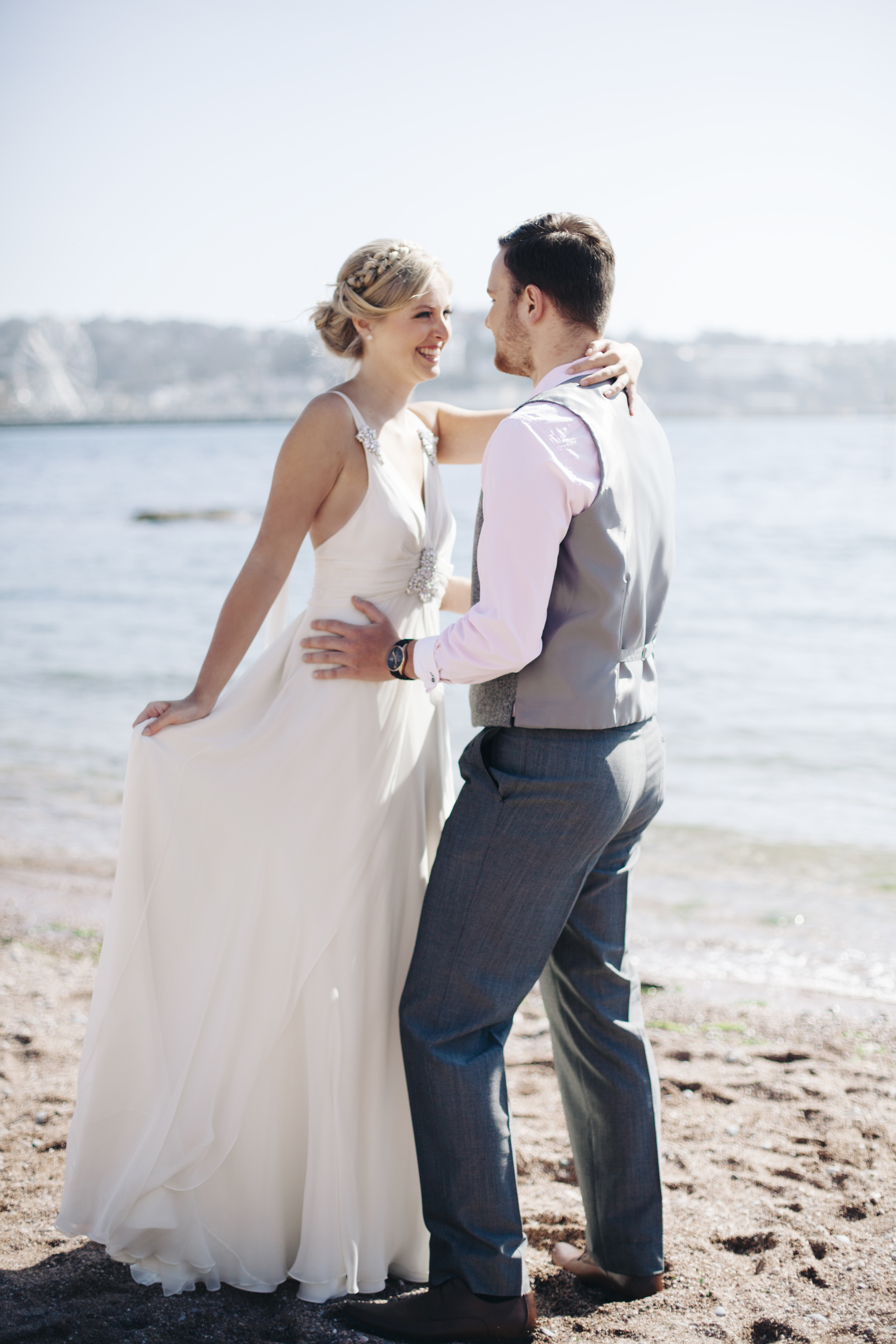 emmabarrow_beachbridal026.jpg