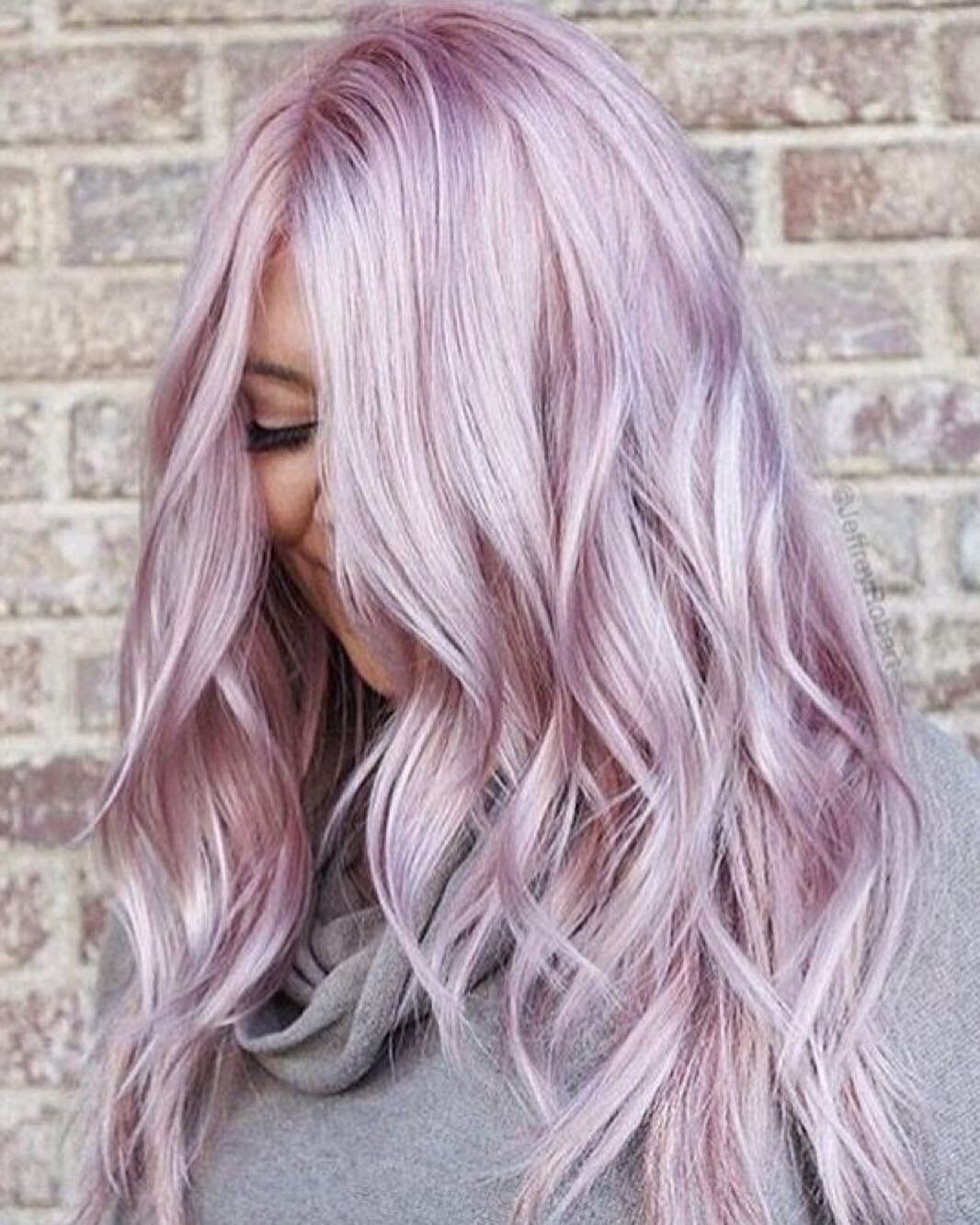 KEUNE COLOUR. 
HOW BEAUTIFUL IS THIS LILAC PINK? 
KEUNE have recently brought out a limited edition colour range which are all absolutely stunning! The range includes 'flirty pink' when mixed together with our 'silver lilac' creates the most gorgeous