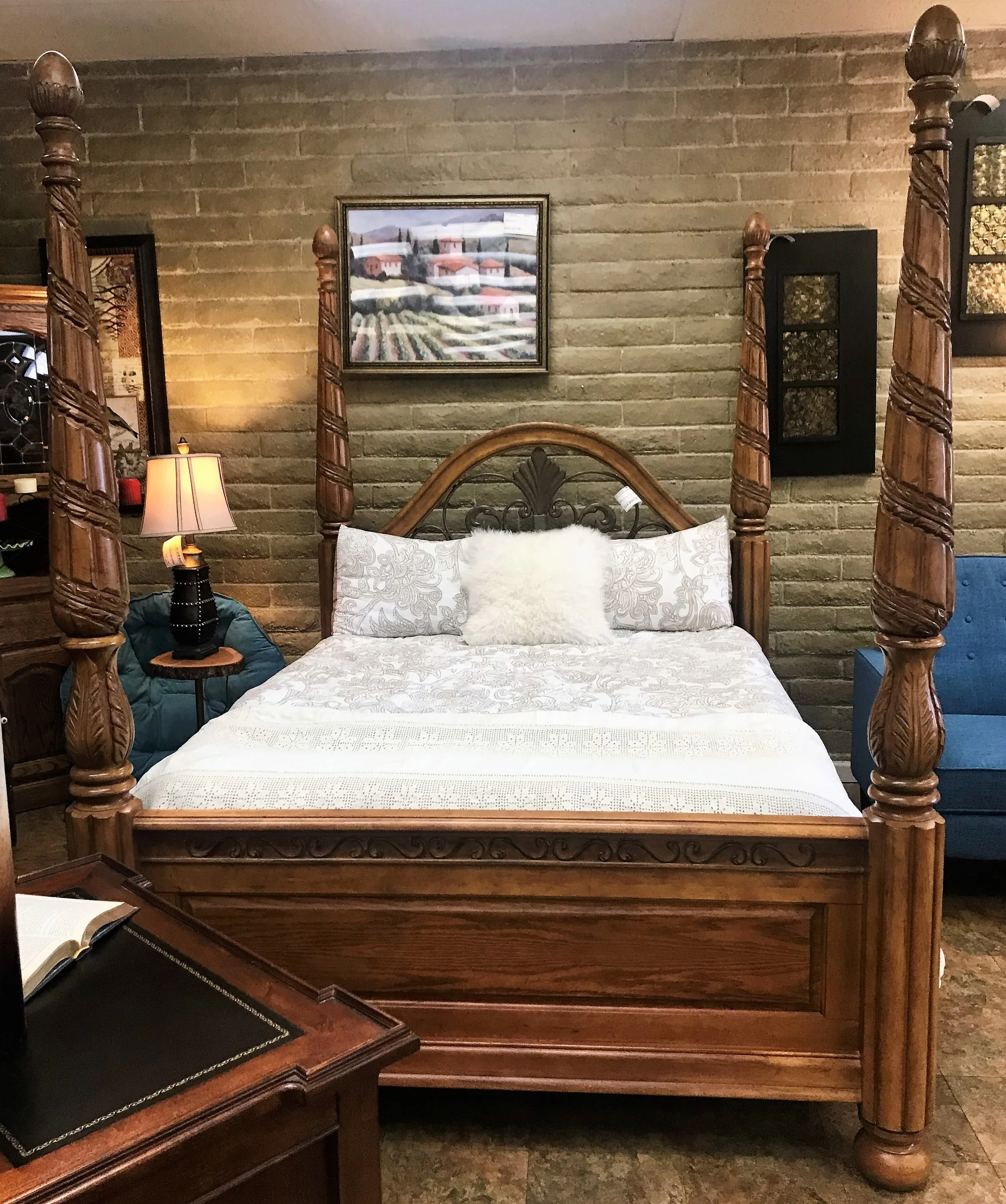 Queen 4 Poster Bed.jpg
