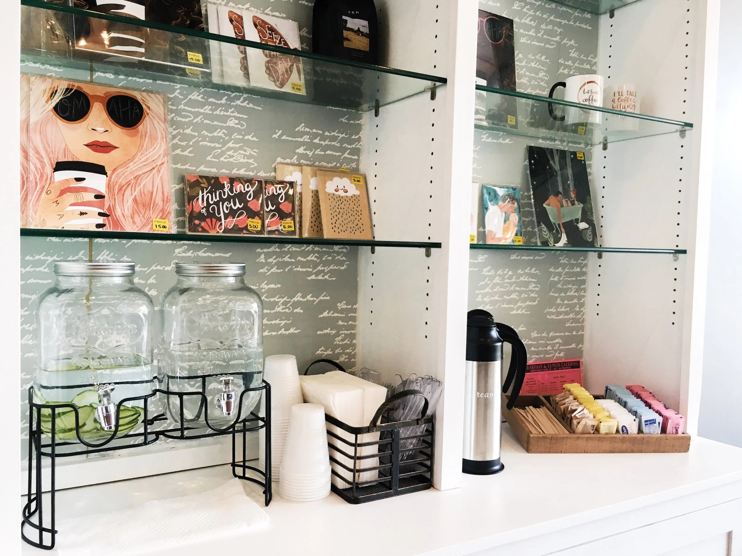 Everything about this area, from the artwork to the cucumber water, I just LOVE