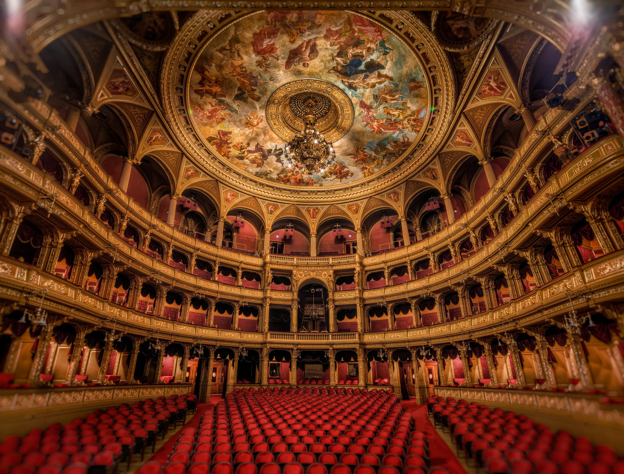 20110904-Budapest-1445_HDR-Panorama-2.jpg