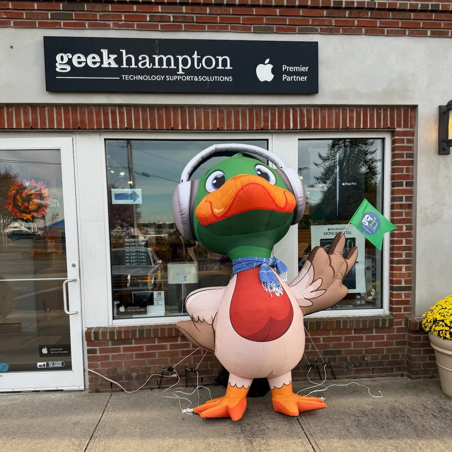 Cracked screen? Battery not holding up like it used to?
At GeekHampton, your iPhone is repaired by Apple Certified Technicians using genuine Apple parts&mdash;so you get quality you can trust and repairs done the right way.

📍 Stop by or reach out t