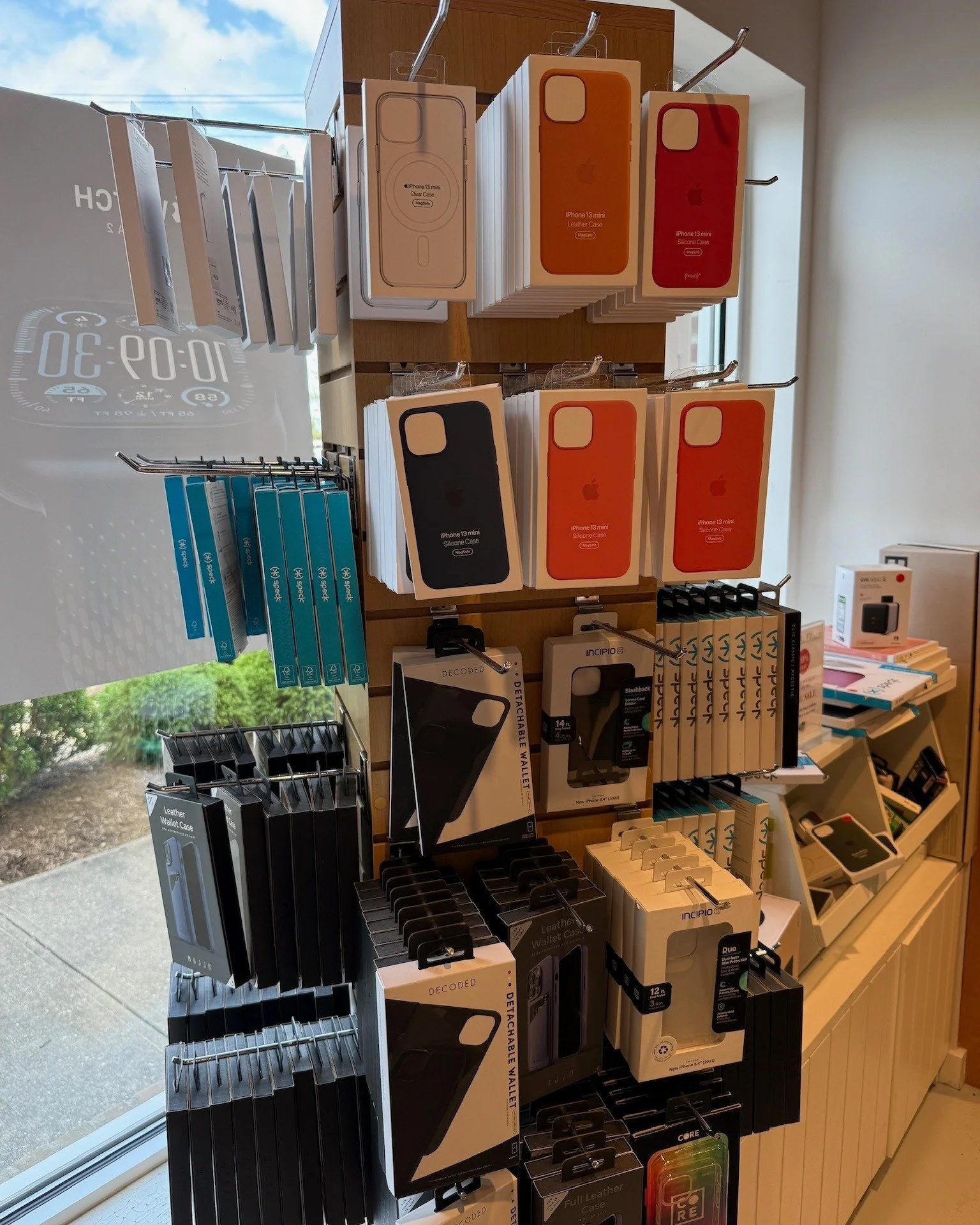 Brighten up your loved one&rsquo;s phone this Valentine&rsquo;s Day 💕📱

A fresh iPhone case is a small gift that makes a big difference. Fun colors, sleek styles, and the perfect fit for their everyday carry.

Stop by GeekHampton and find something