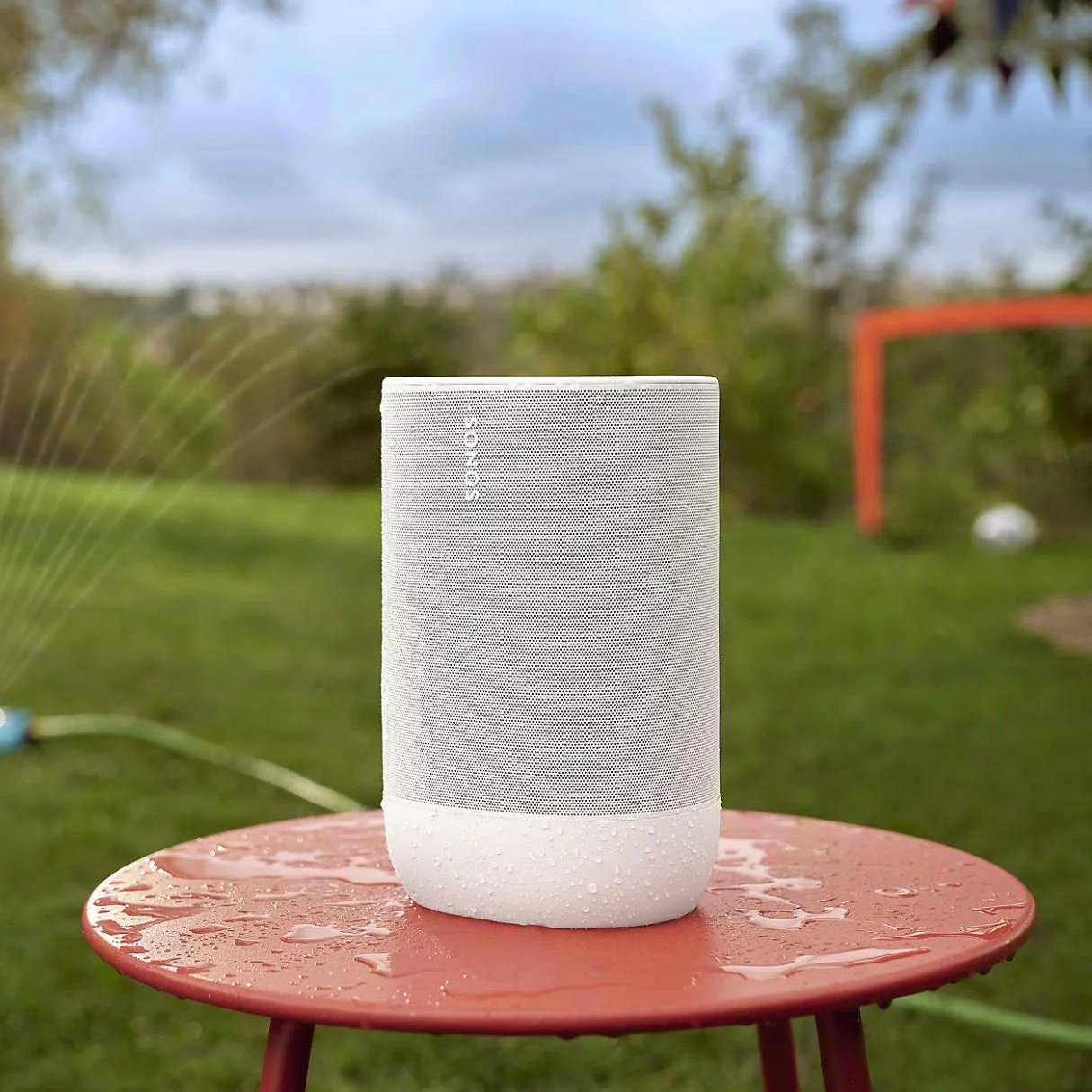 Take your sound outside ☀️
With Sonos portable speakers like Roam, Move, and the new Play, it&rsquo;s easy to bring music to the backyard, patio, beach, or wherever you&rsquo;re hanging out.
Easy to get started and even easier to take anywhere 🔊