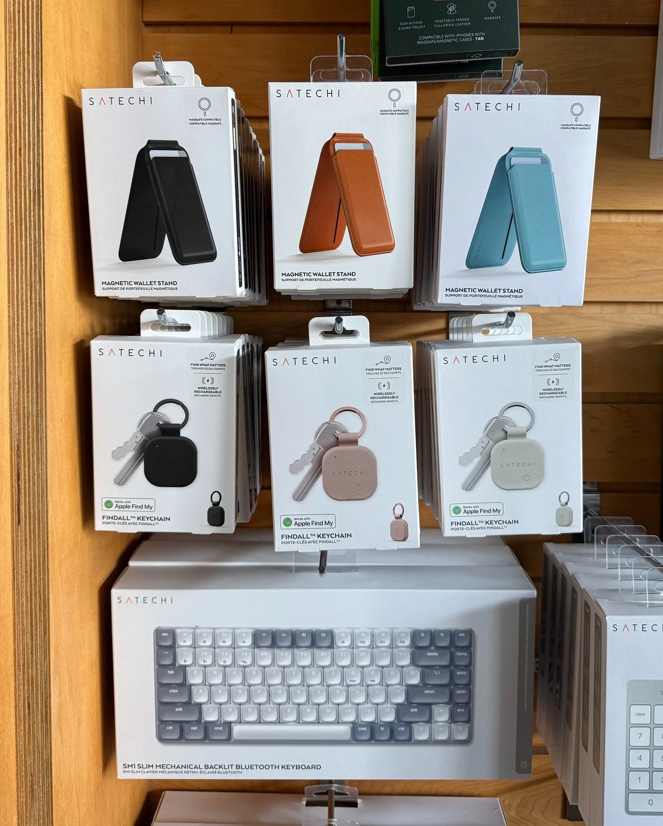 Everything you didn&rsquo;t know you needed&hellip; but use every day 👀
Satechi, Native Union, Moshi and more
Chargers, cables, wallets, Find My accessories and everything in between &mdash; all in store!