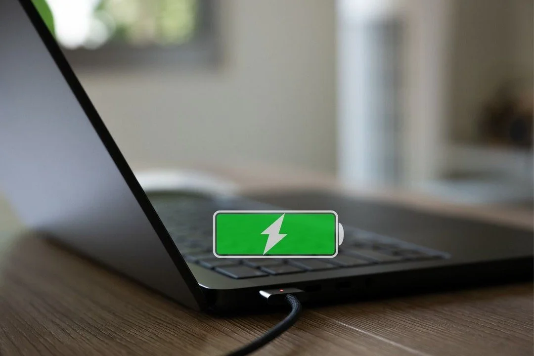 Geek Notes: Intel-Based Apps Will Stop Working in macOS 28, Understanding New MacBook Battery Charging Features, and more Mac Tips &amp; Tricks on our blog. Check it out using the link in our bio!