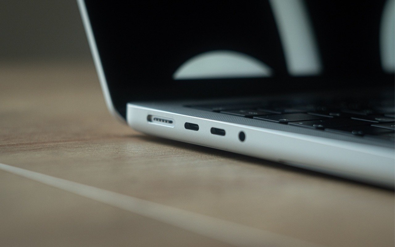 USB-C-port-MacBook-photo.jpg