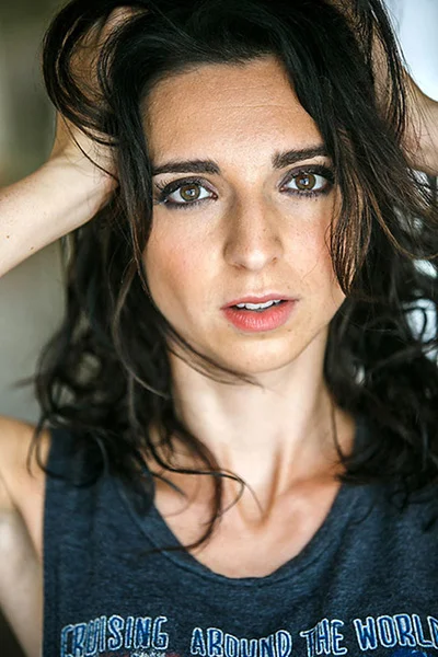 <a href=" https://www.backstage.com/reneedaw" target=_blank">RENEE DAW</a>