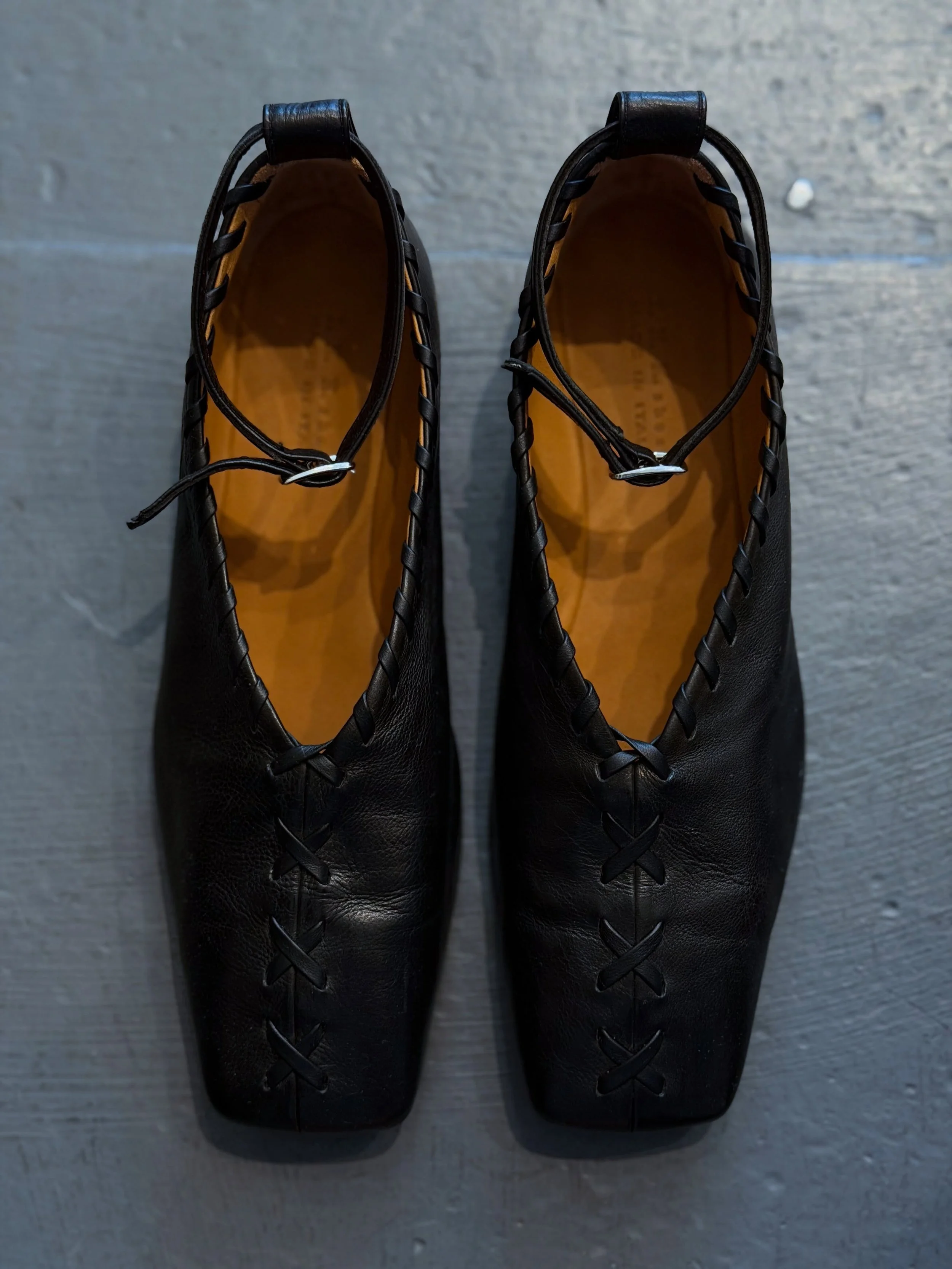 Your next favorite pair might just be waiting in our shoe sale section!

Shop select styles at 20% off 

#sananselmo #marinboutique #shopmarin #shoeedit #bayareastyle
