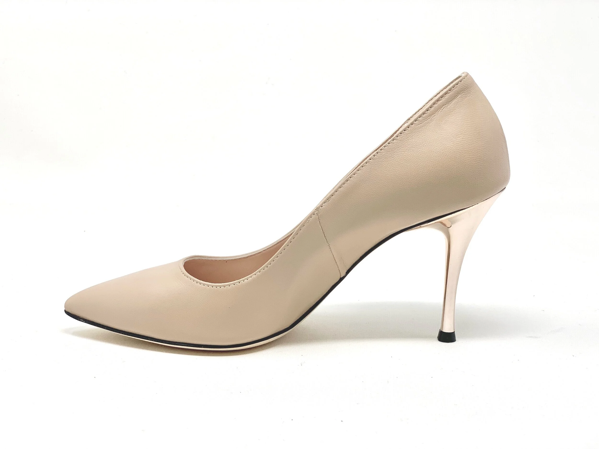 Farah+nude+medial.jpg