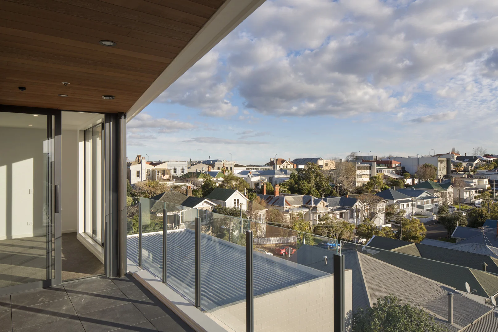 8 CENTRAL RD_9074.jpg