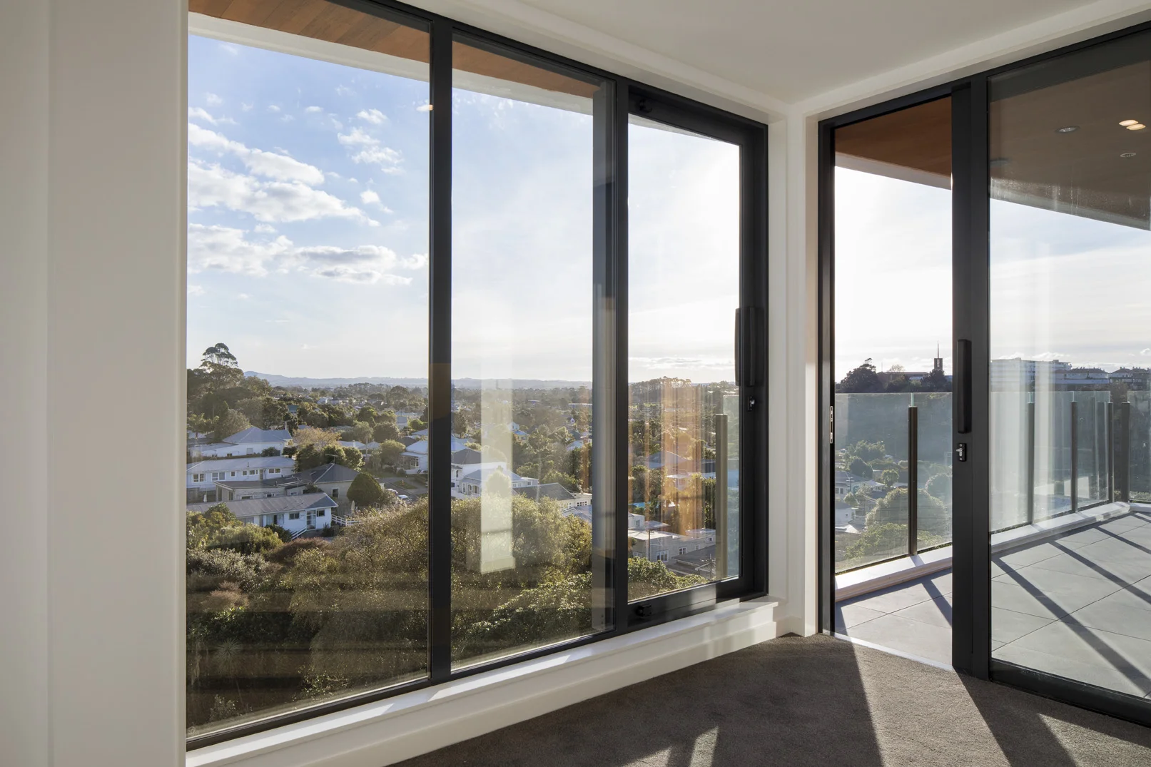 8 CENTRAL RD_9077.jpg