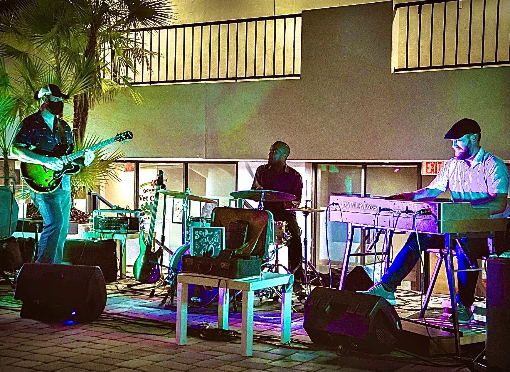 Fusion Friday with Friends of Fil at the Ale and the Witch