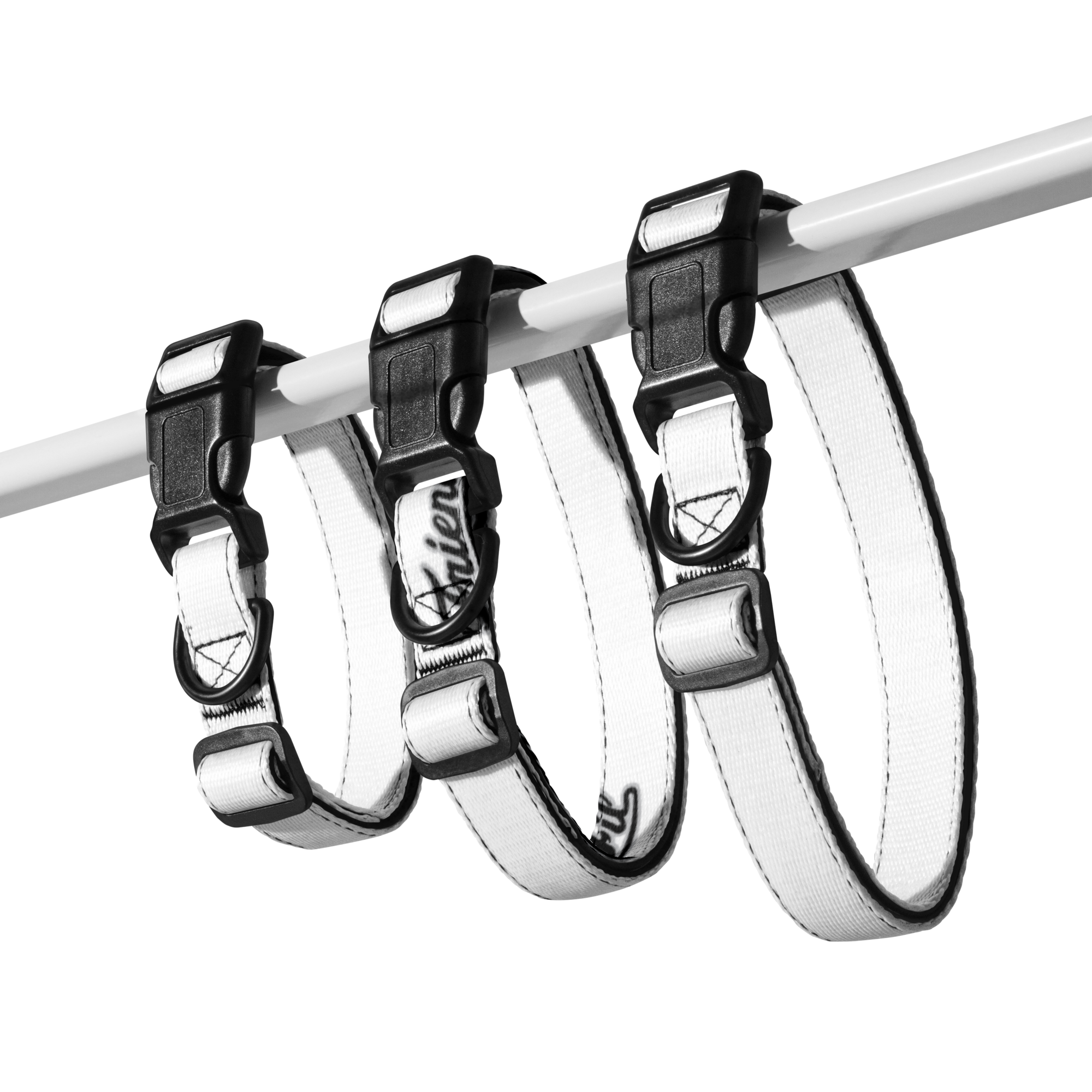 pet-collar-white-m-front-6a1e4fcfb3162.png