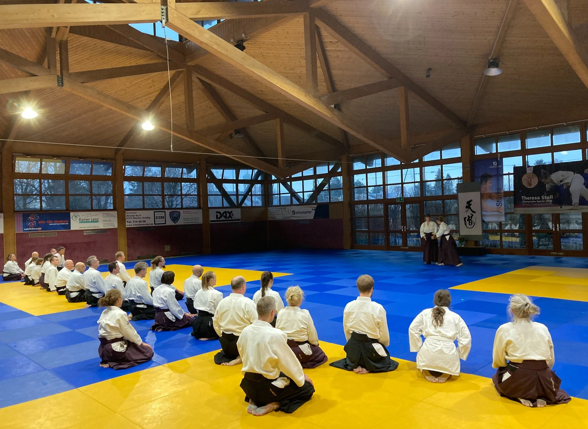 Erfolgreicher Aikido-Lehrgang: Verbessere Deine Fallschule