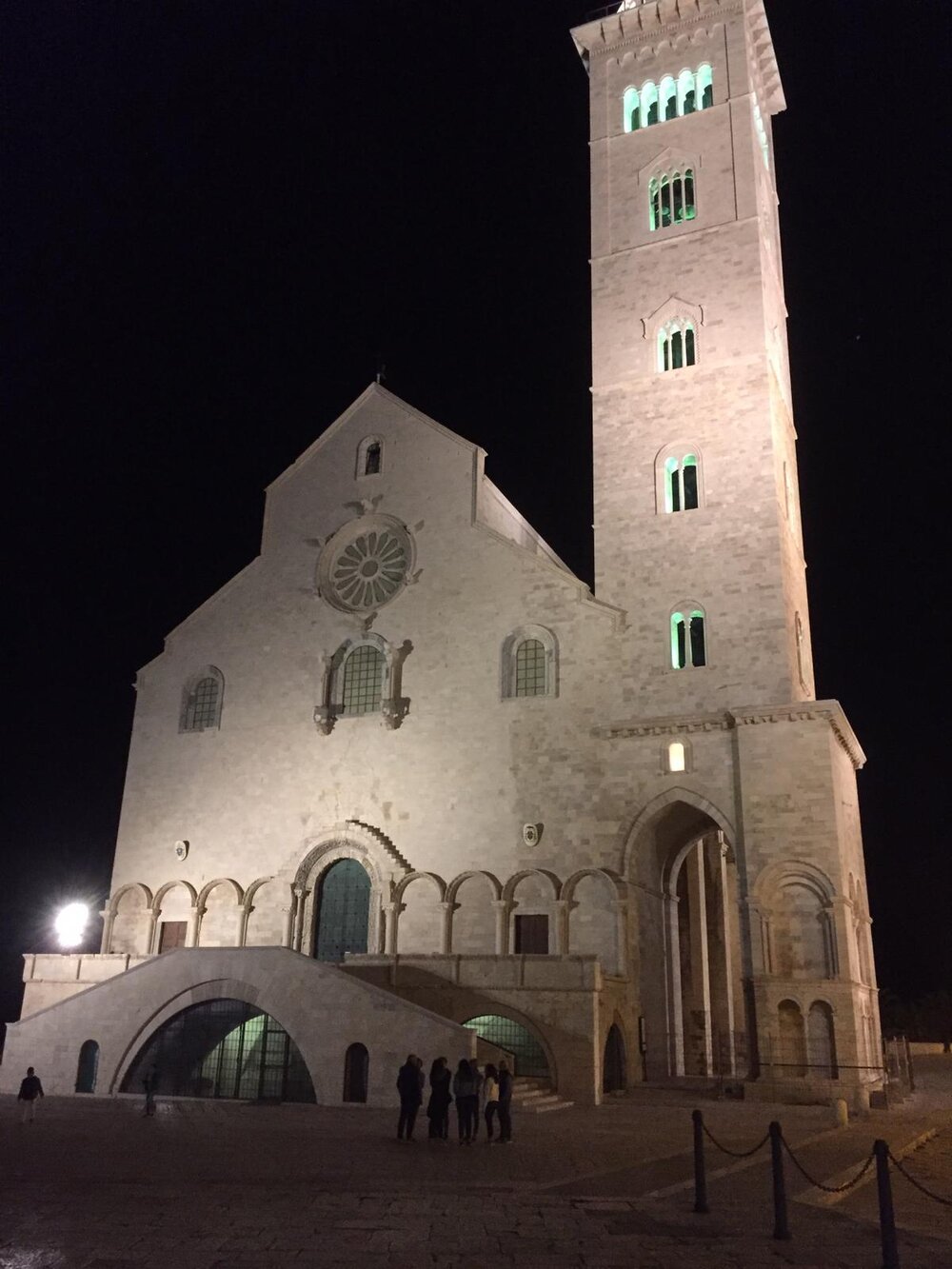 Lecce by night.jpg