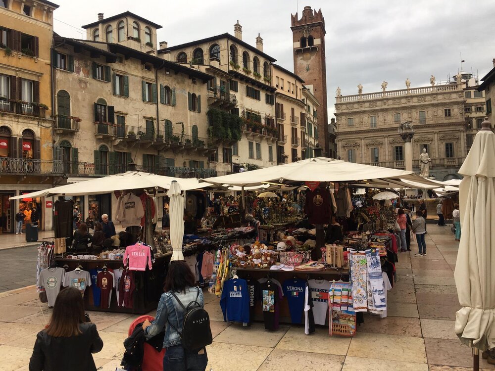 Verona markt.jpg