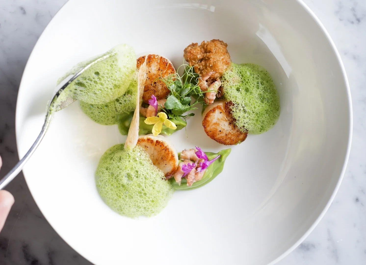restaurantlux.jpg