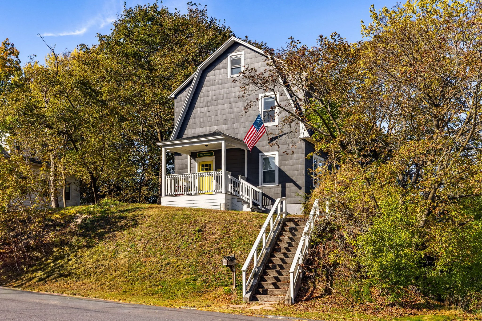 26-web-or-mls-16th_2223_Exterior_1024.JPG