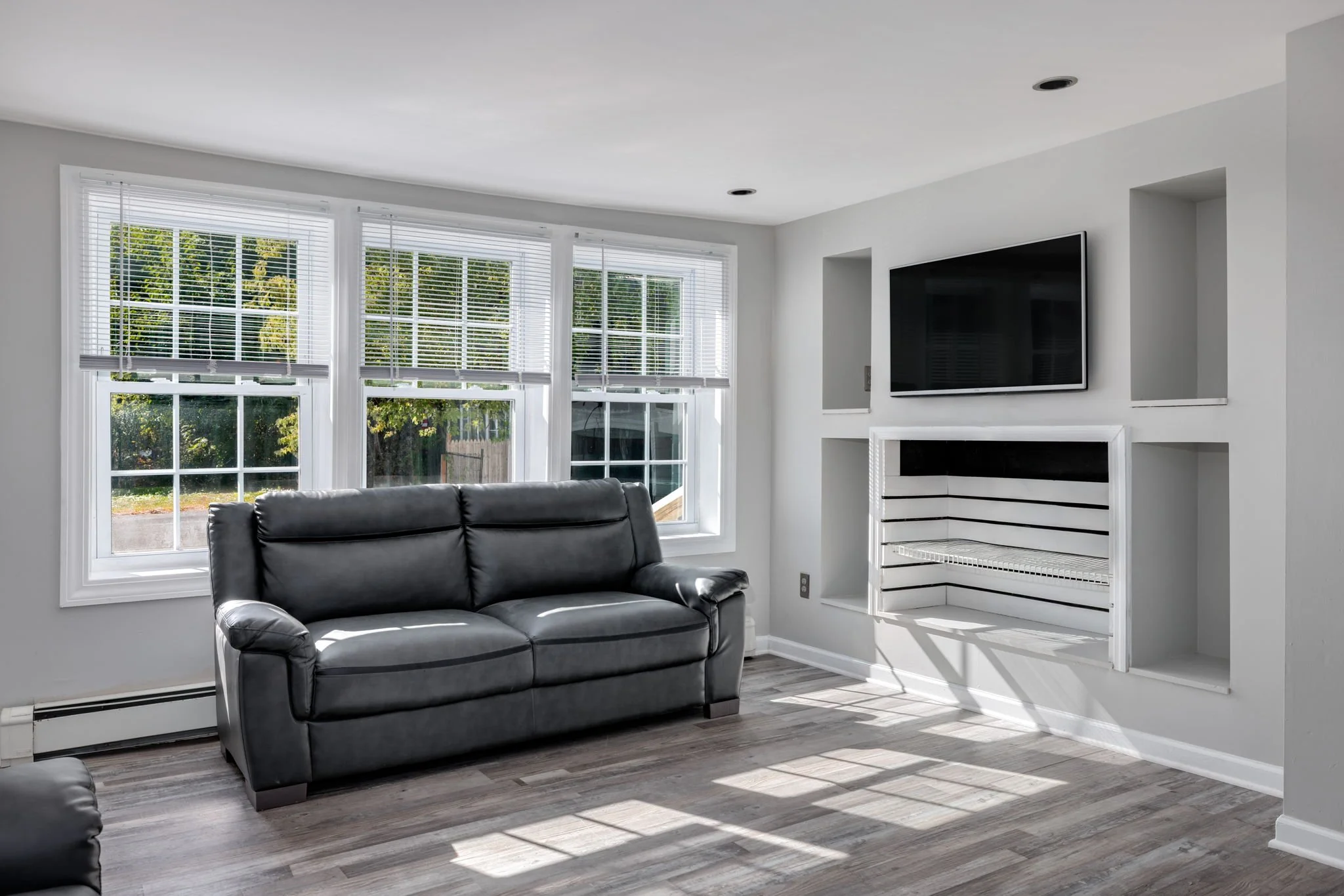 41-web-or-mls-Eagle_80_Interior_05.JPG