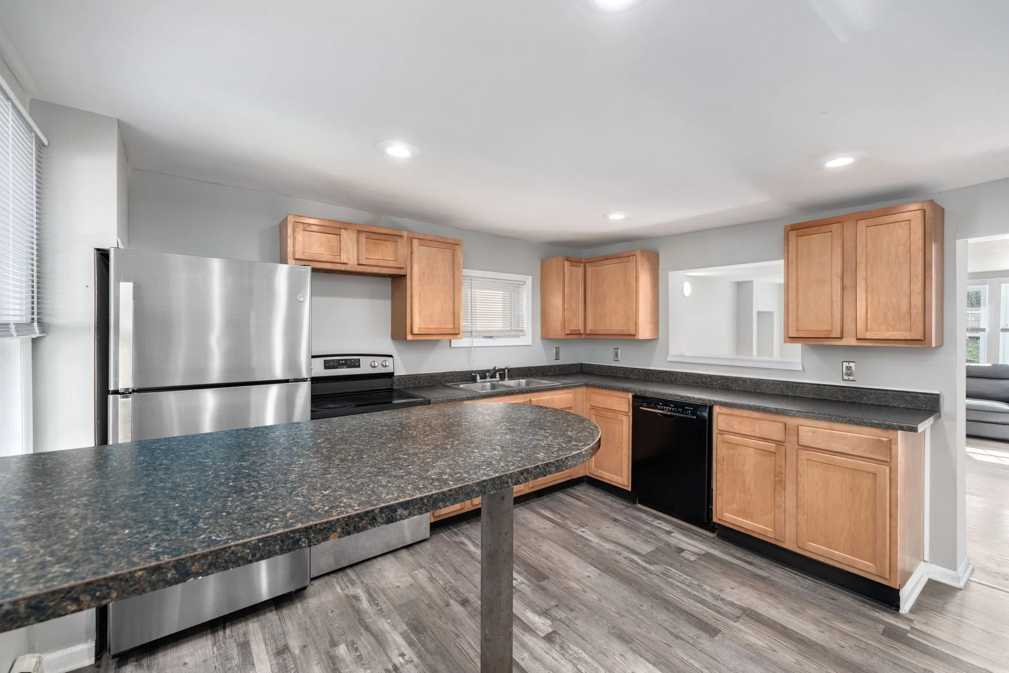 45-web-or-mls-Eagle_80_Interior_09.JPG