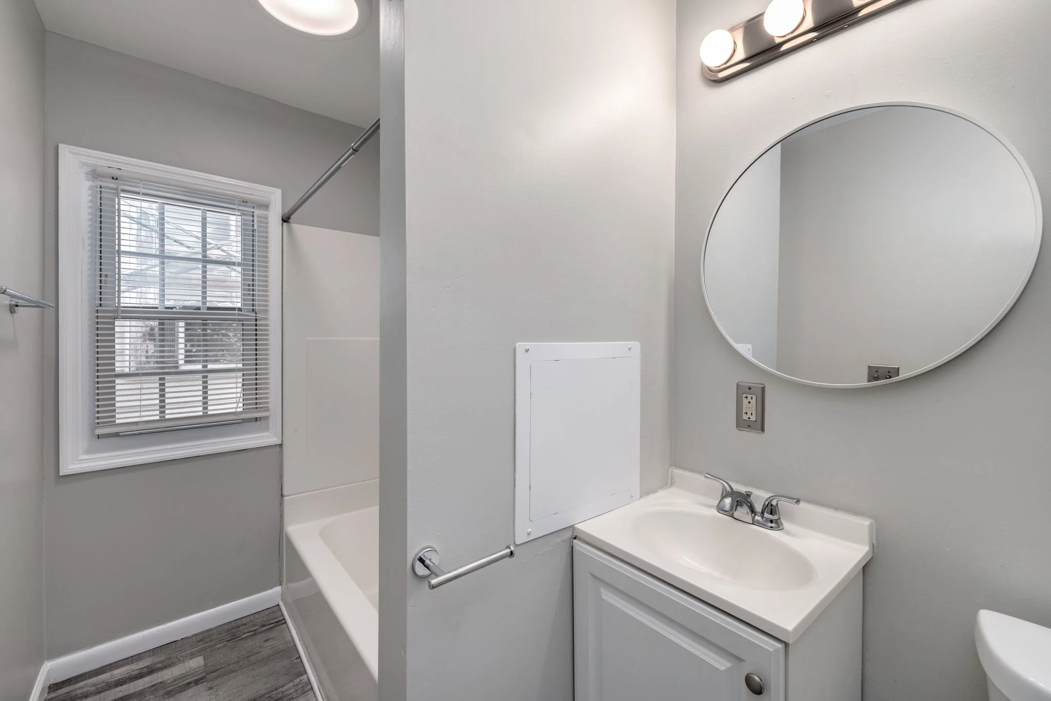 53-web-or-mls-Eagle_80_Interior_17.JPG