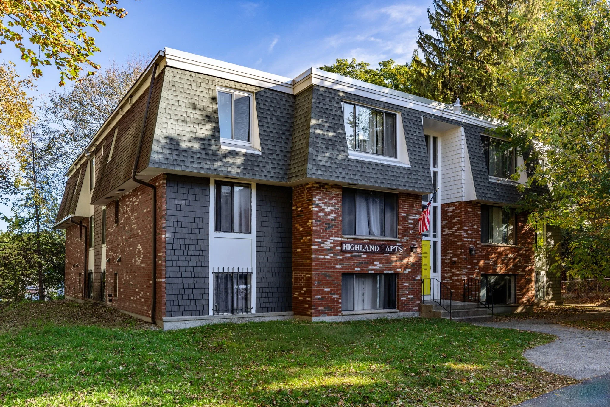 54-web-or-mls-Highland_1605_Exterior_0959.JPG