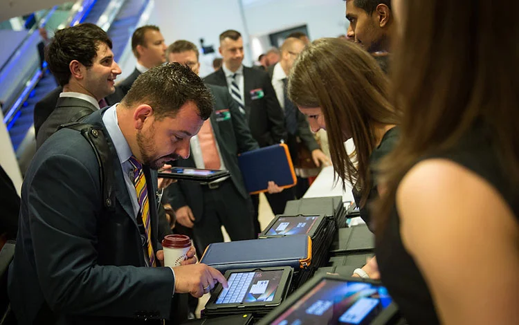 08Hermes_Conference_2013_470x750.jpg