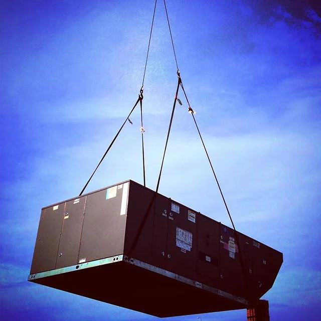 25 Tons Up In The Air 
NYC HVAC
#cranelife #Lebessmechanicalcorp 
#hvaclife 
@joseph_poison @mitziandme