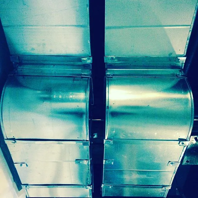 Fresh Air Ductwork. Two vertical elbows. Designed and installed to rise up and above commercial kitchen. #lebessmechanicalcorp #ductwork #blueworld #bluesteel #hvactech #commercialkitchen  #nyclmc #freshair