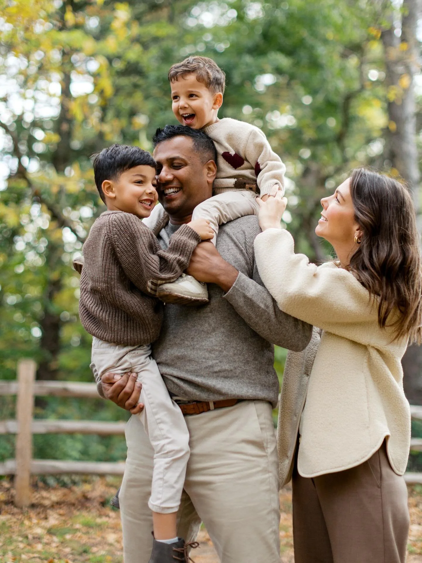 When the boys are running into your arms when they arrive to their session 🥹 My heart is full!