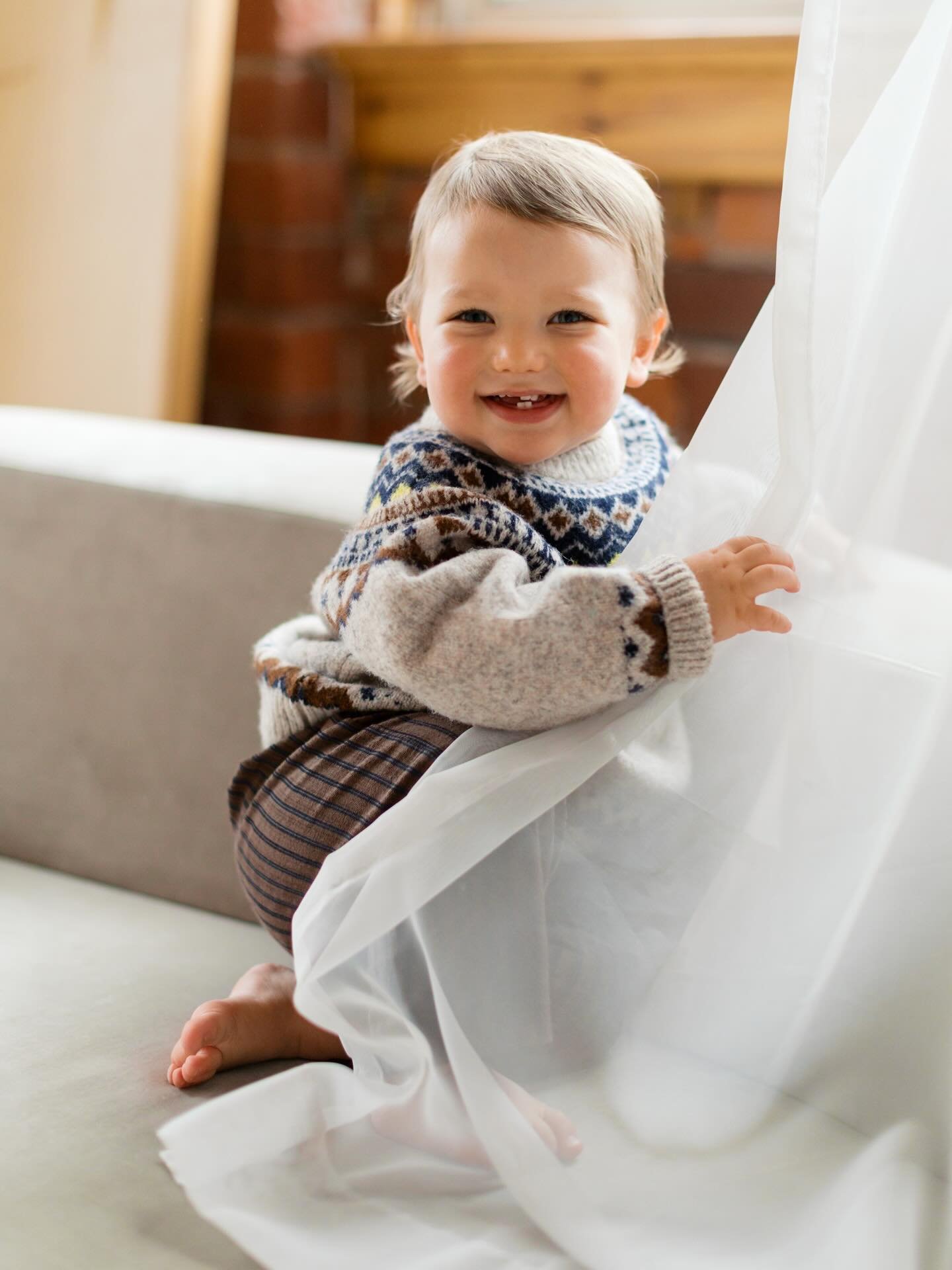 Merry Christmas! 💫 Wishing lots of wonder and magic in your little ones eyes this morning! 🎄