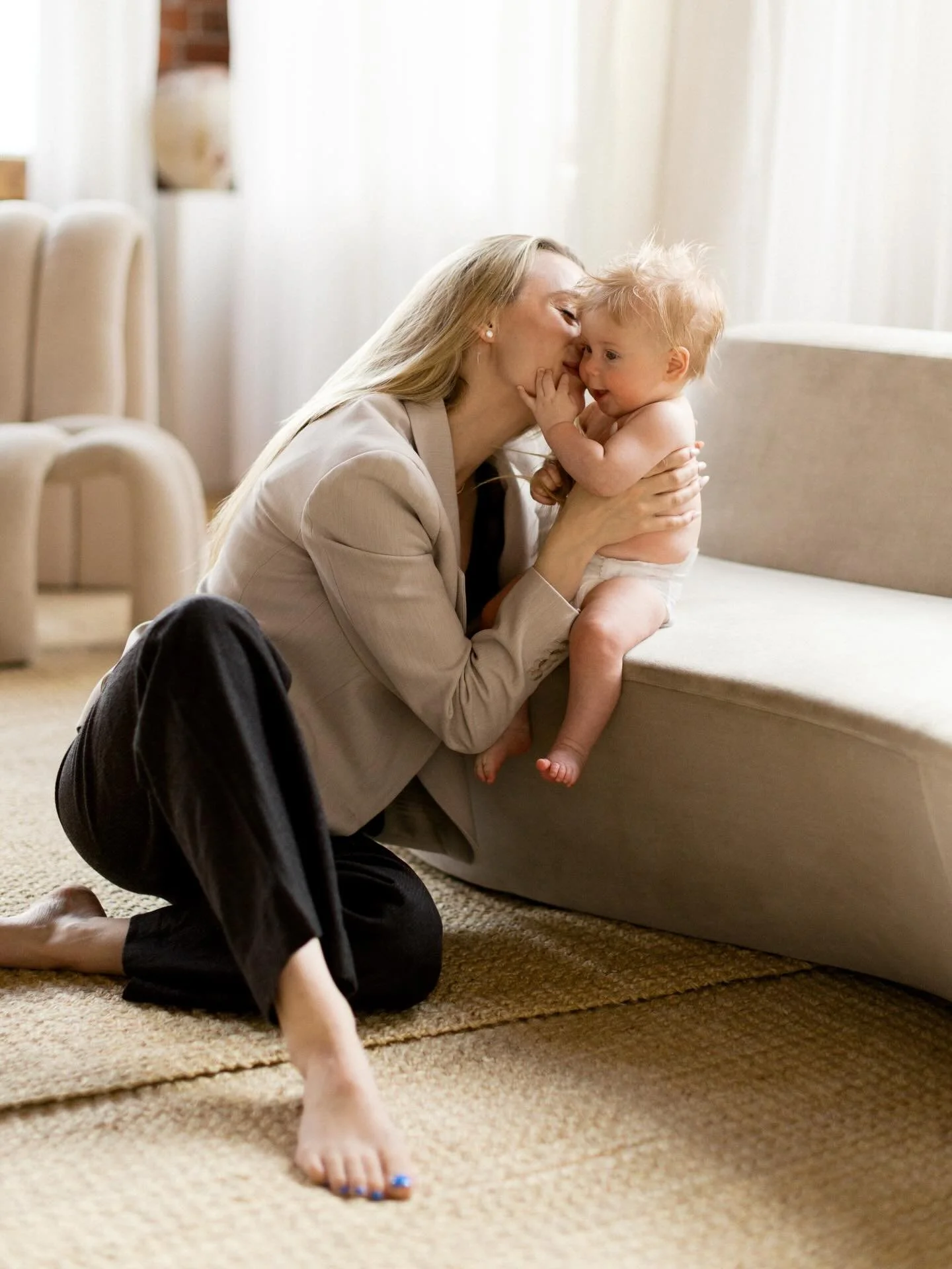 I just ADORE photographing you and your babies! 🫶🏻 I have only two spots left for a motherhood mini at @the.midtown.studio on February 15th ($325+tx, 20 minutes, and the 5 photos of your choice). Link in bio to book! 🌟