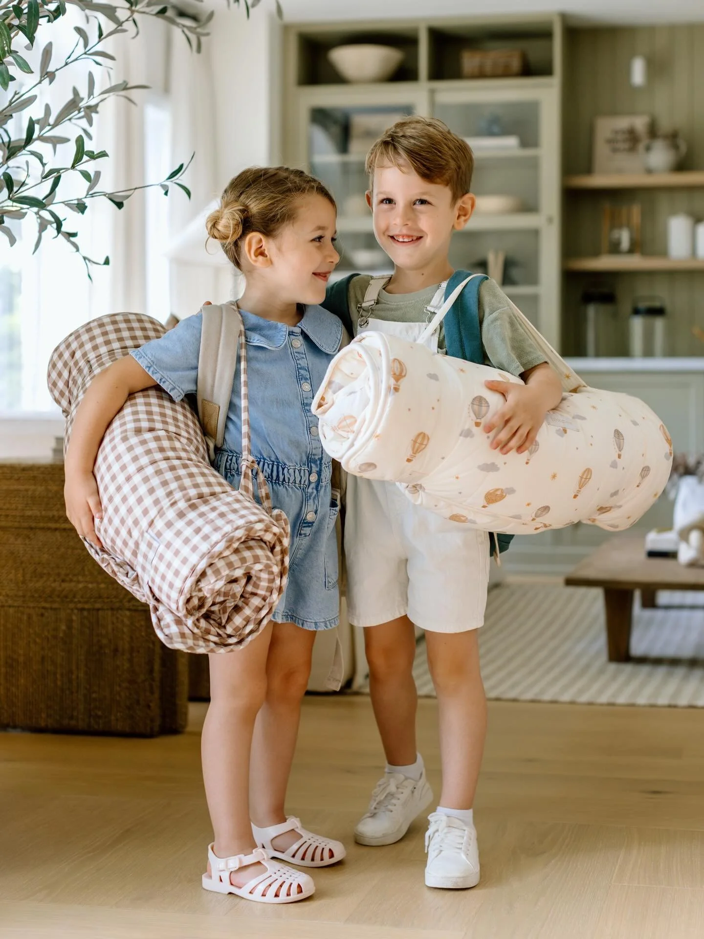 One of my favorite shots of 2025 for @bloomere.us 🫶🏻 Building long term relationships with clients and brands is simply the best.

Home &amp; styling @andreagrbichome