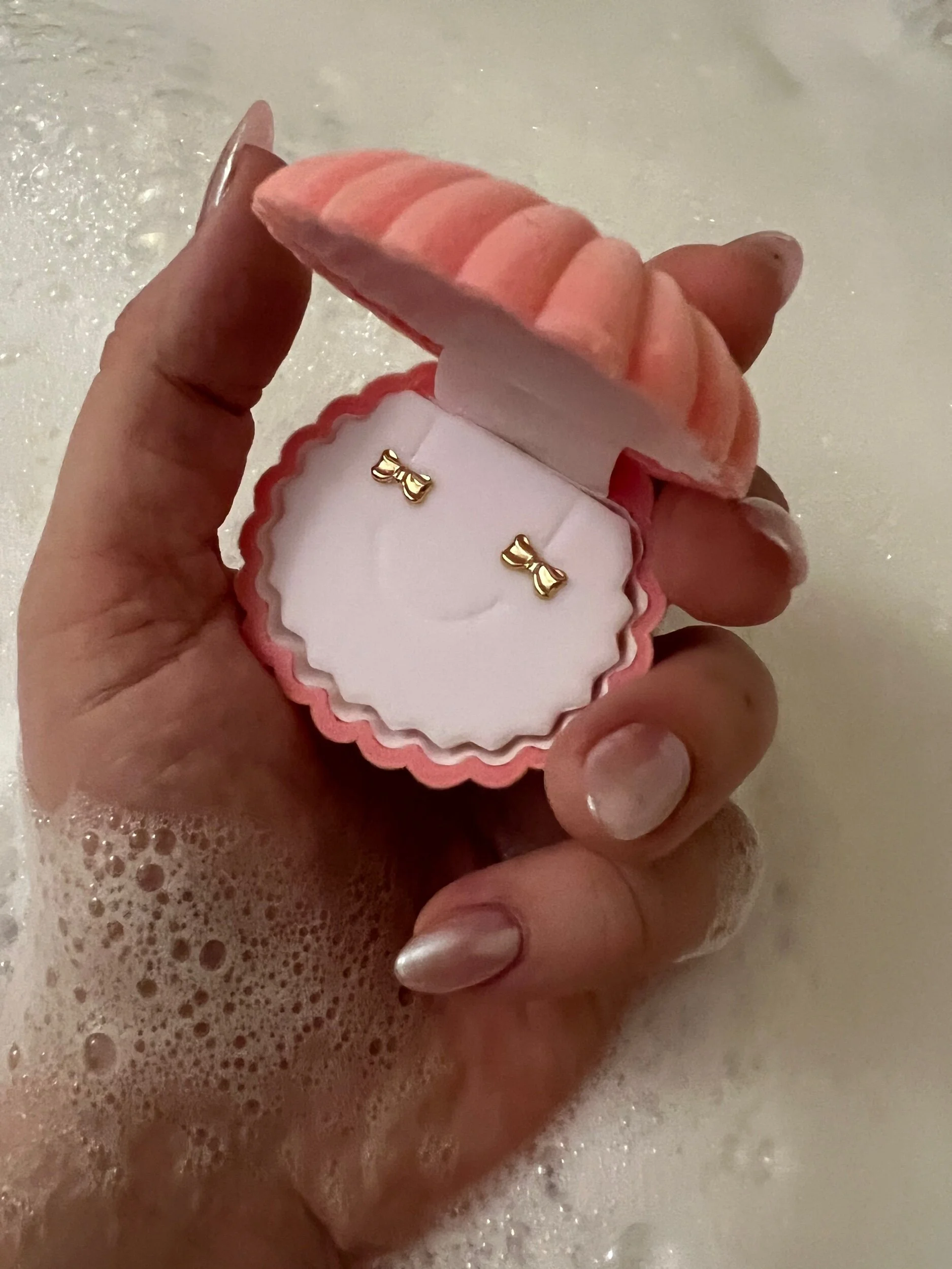 BA67EAB9-A846-46C9-B7F5-CBD46F529AE7