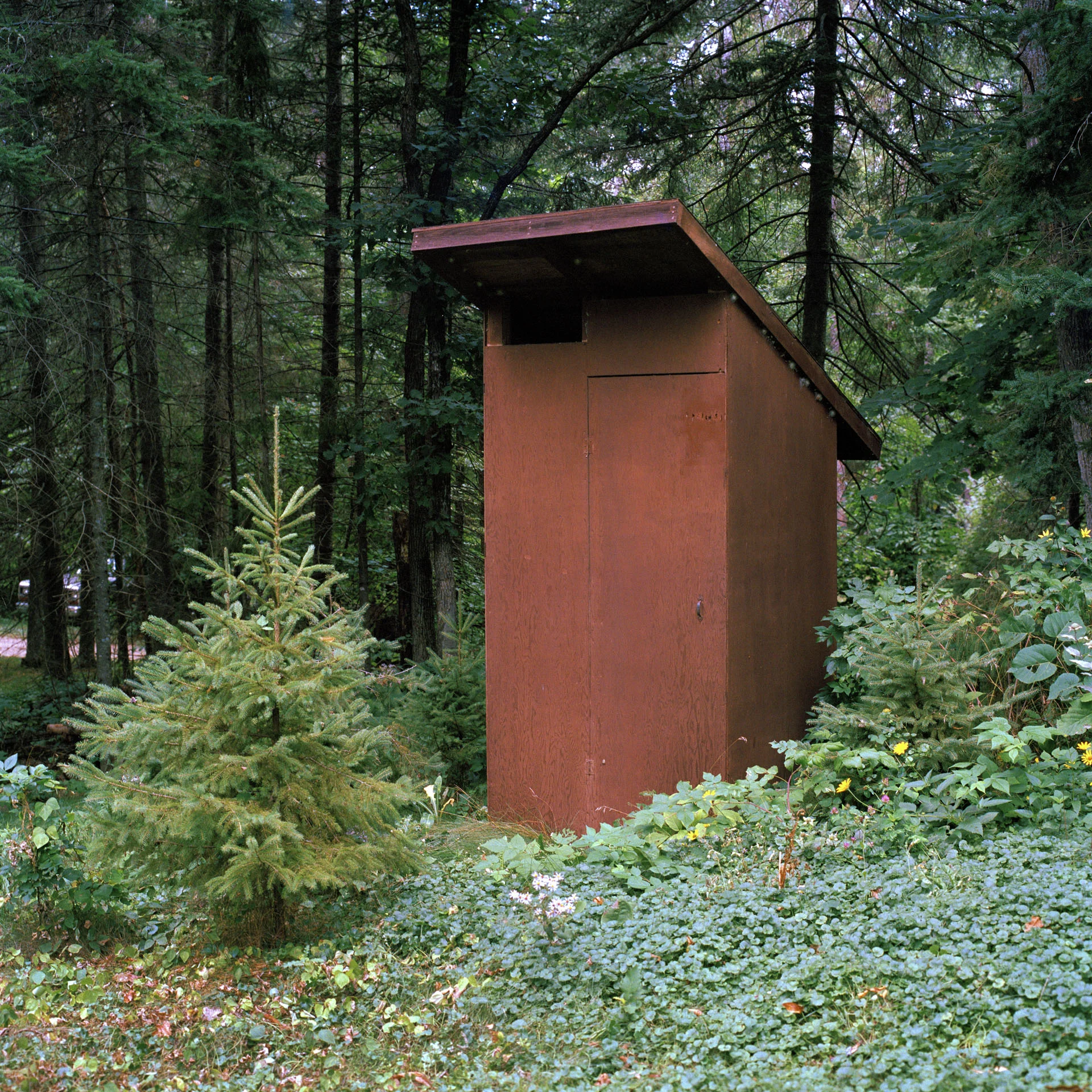 Familair_Outhouse_sm.jpg