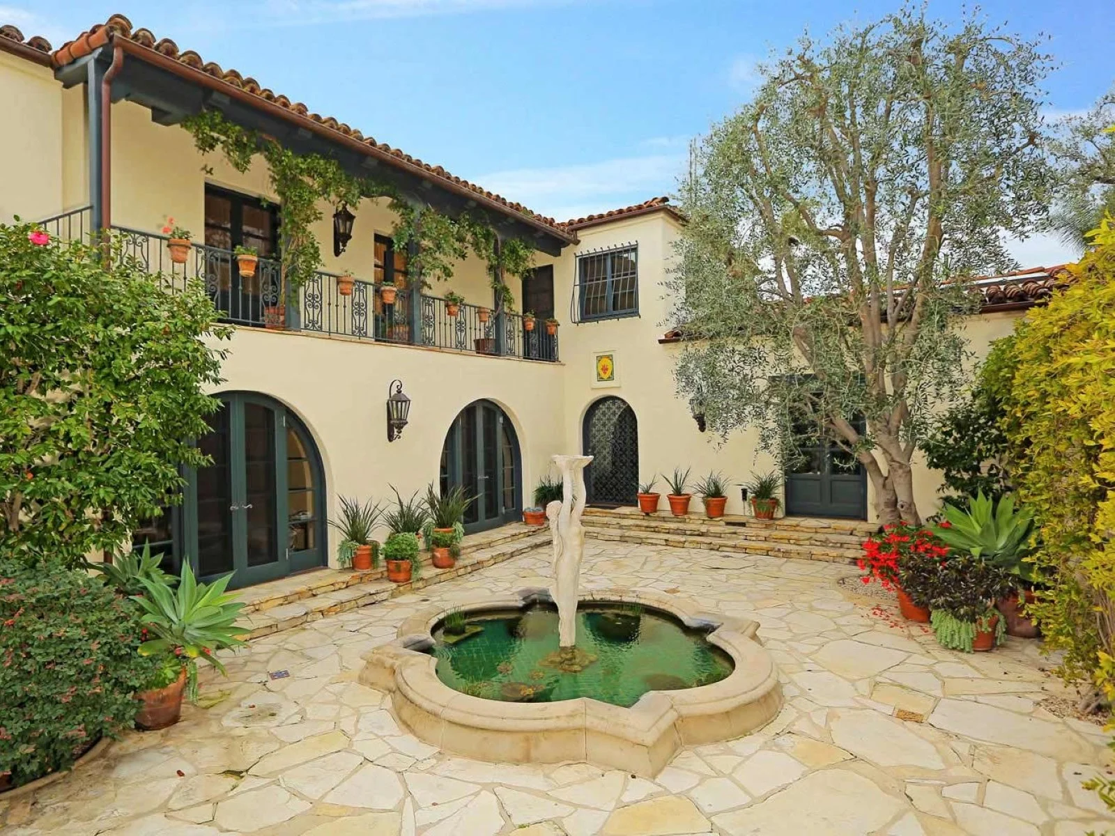 BEVERLY HILLS | SOLD FOR $8,495,000